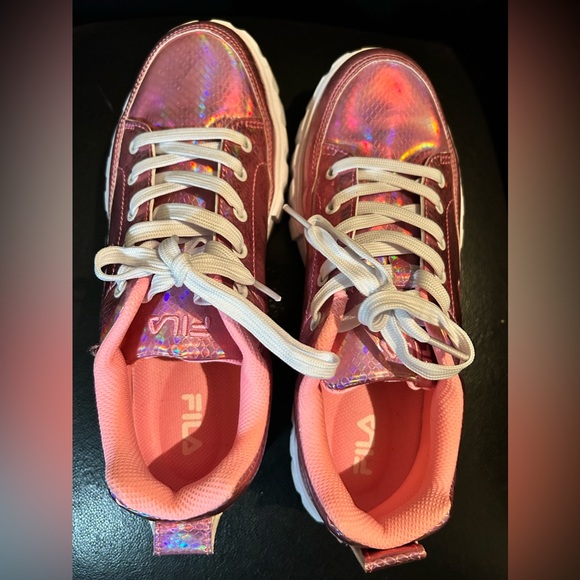Pink holographic FILA platform sneakers - Picture 4 of 5